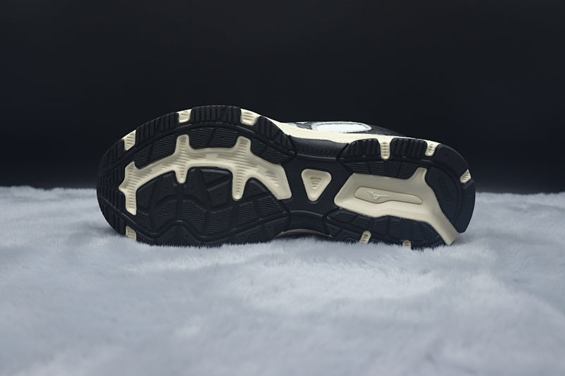 Oarism x Mizuno Racer S Competition Running Shoe
