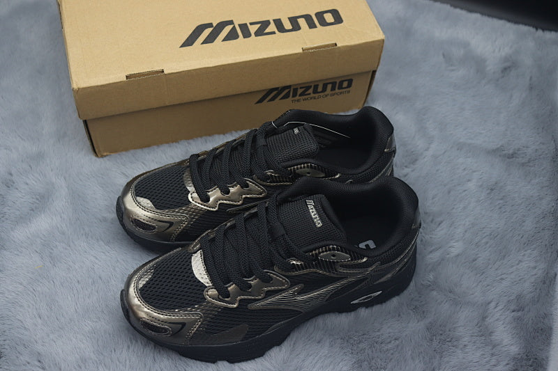 Oarism x Mizuno Racer S Competition Running Shoe