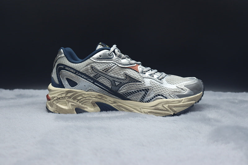 Mizuno Adventure Trail Running Shoe