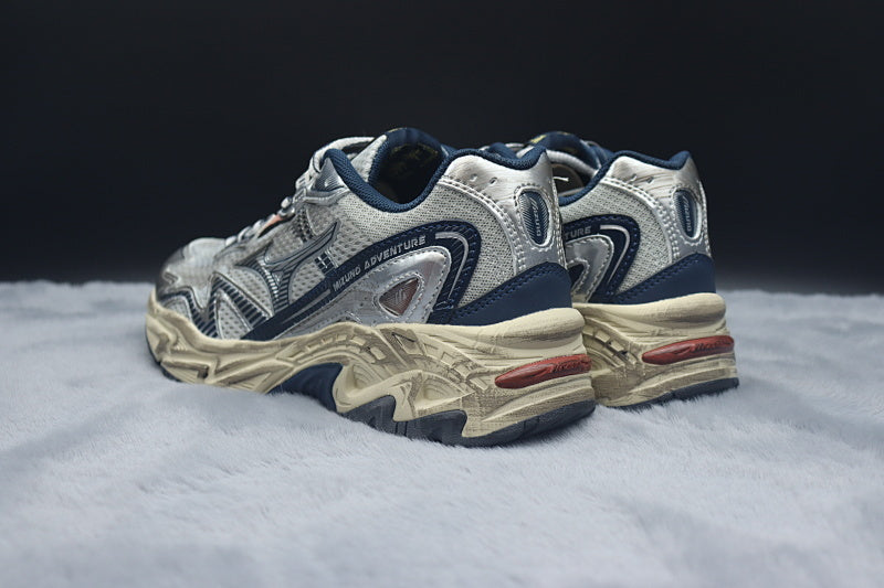 Mizuno Adventure Trail Running Shoe