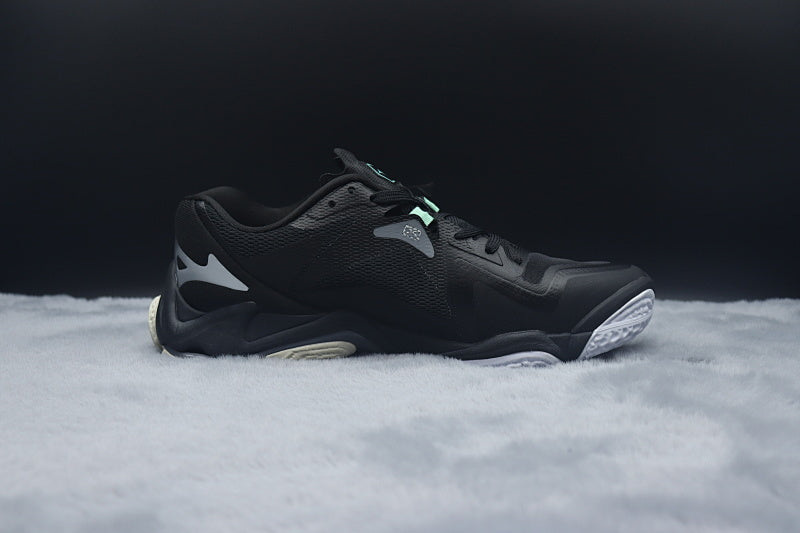 Mizuno Wave Lightning Z8 Volleyball Shoes