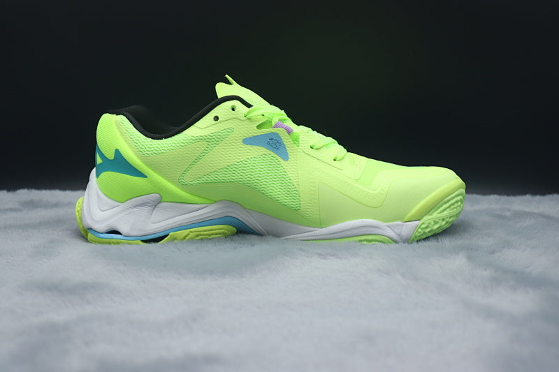 Mizuno Wave Lightning Z8 Volleyball Shoes