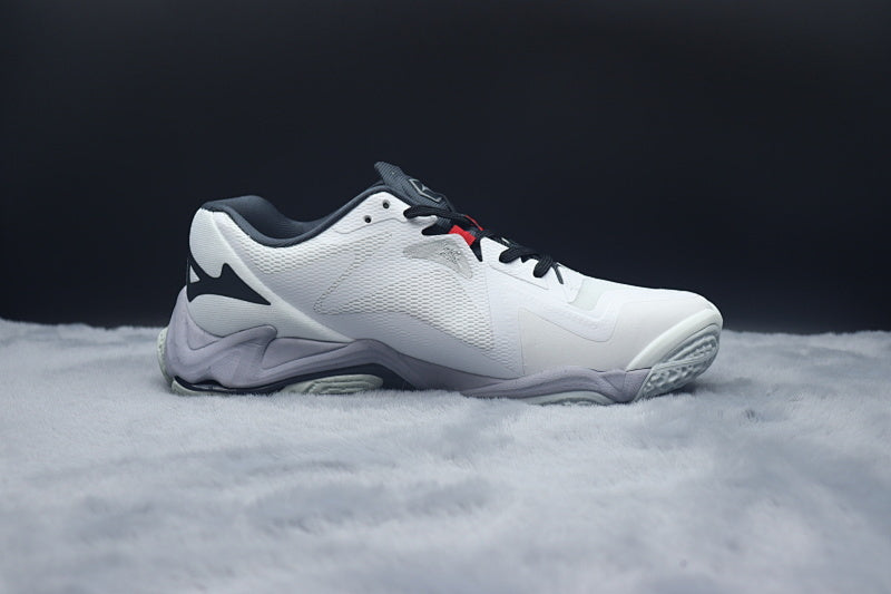 Mizuno Wave Lightning Z8 Volleyball Shoes
