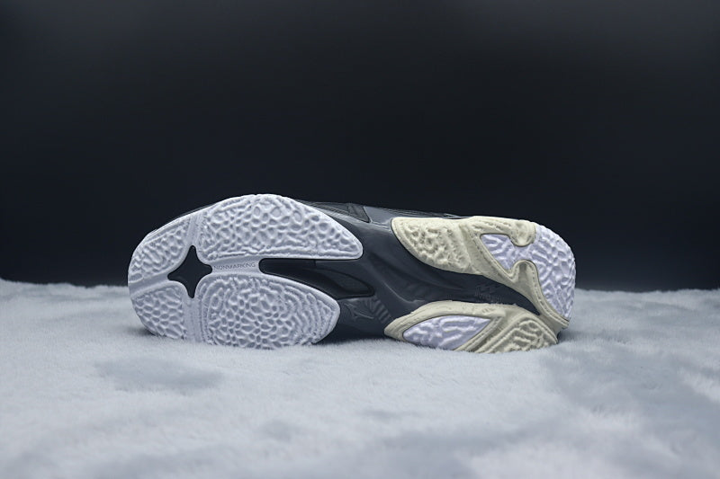 Mizuno Wave Lightning Z8 Volleyball Shoes