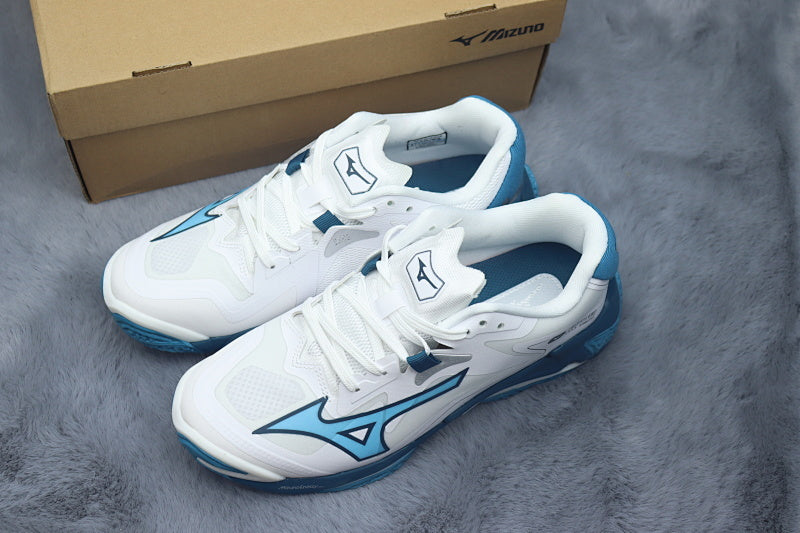 Mizuno Wave Lightning Z8 Volleyball Shoes