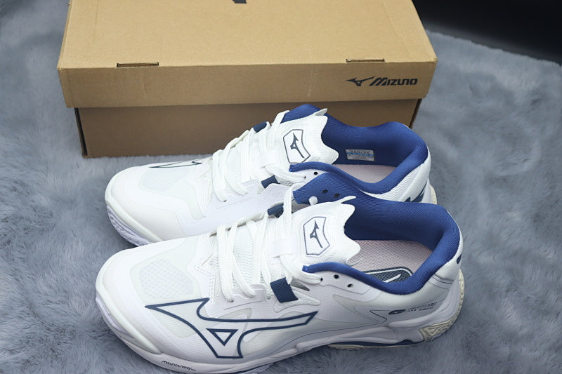 Mizuno Wave Lightning Z8 Volleyball Shoes