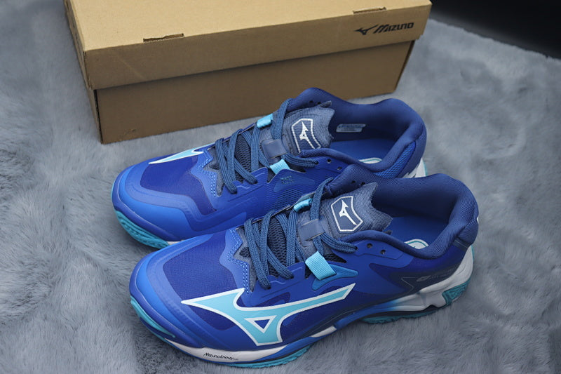 Mizuno Wave Lightning Z8 Volleyball Shoes