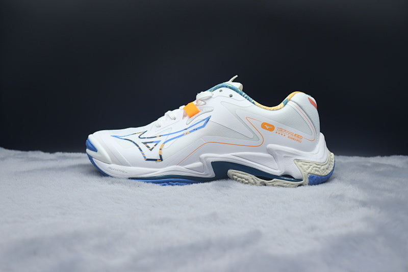 Mizuno Wave Lightning Z8 Volleyball Shoes