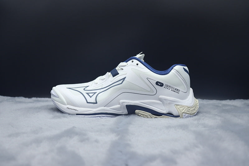 Mizuno Wave Lightning Z8 Volleyball Shoes