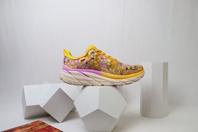 HOKA Clifton 8 Running Shoes