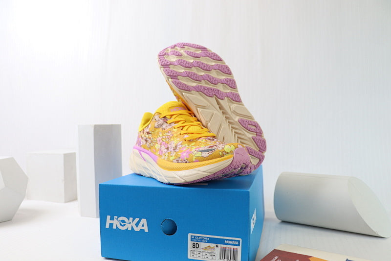 HOKA Clifton 8 Running Shoes