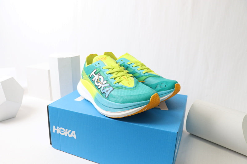 HOKA Rocket Carbon Racing Shoes - Performance Super Shoe